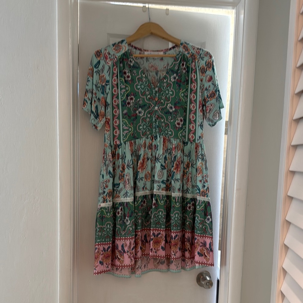 Adorable Walker & Wade Summer Dress